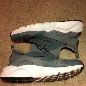 Nike Huarache Ultra Grey